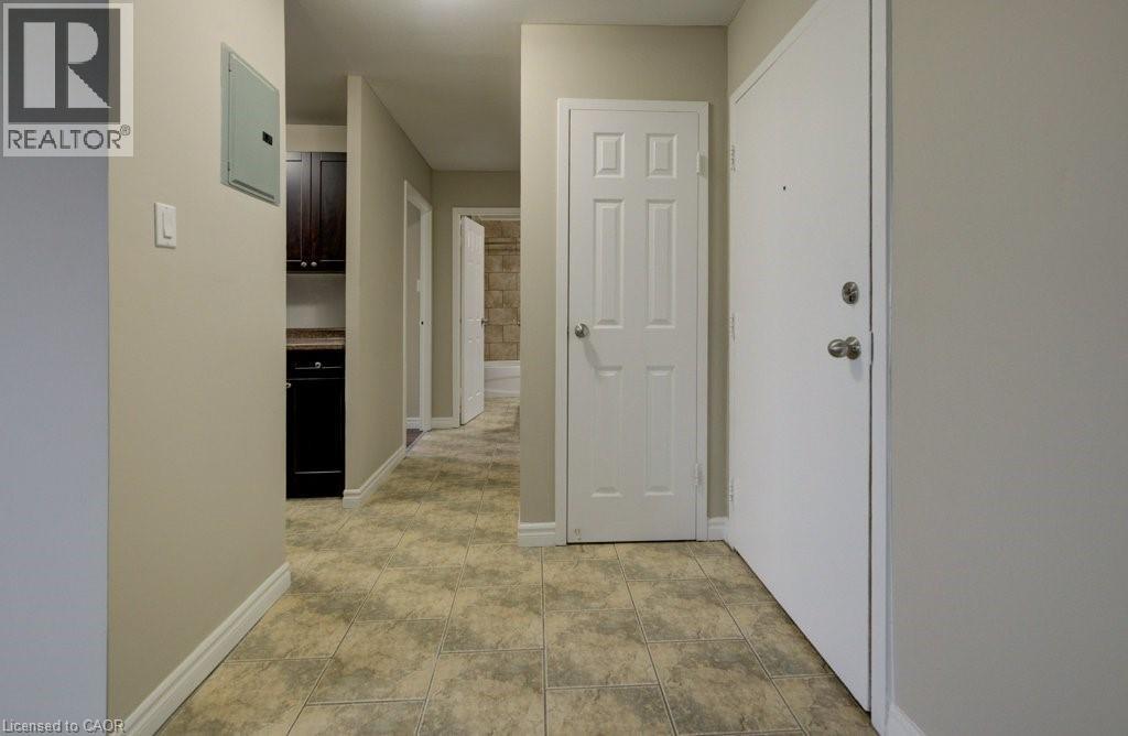 390 Admiral Drive Unit# 206, London, Ontario  N5V 3C2 - Photo 3 - 40815995