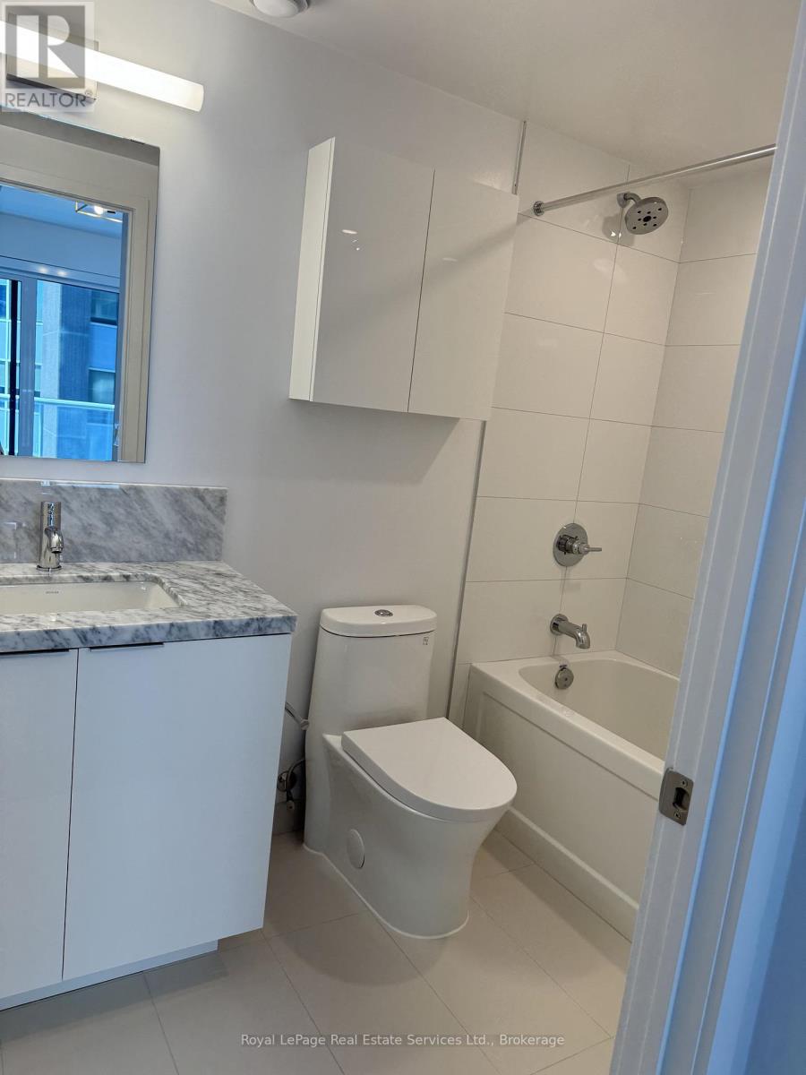 1814 - 230 Simcoe Street, Toronto, Ontario  M5T 1T4 - Photo 6 - C13103160