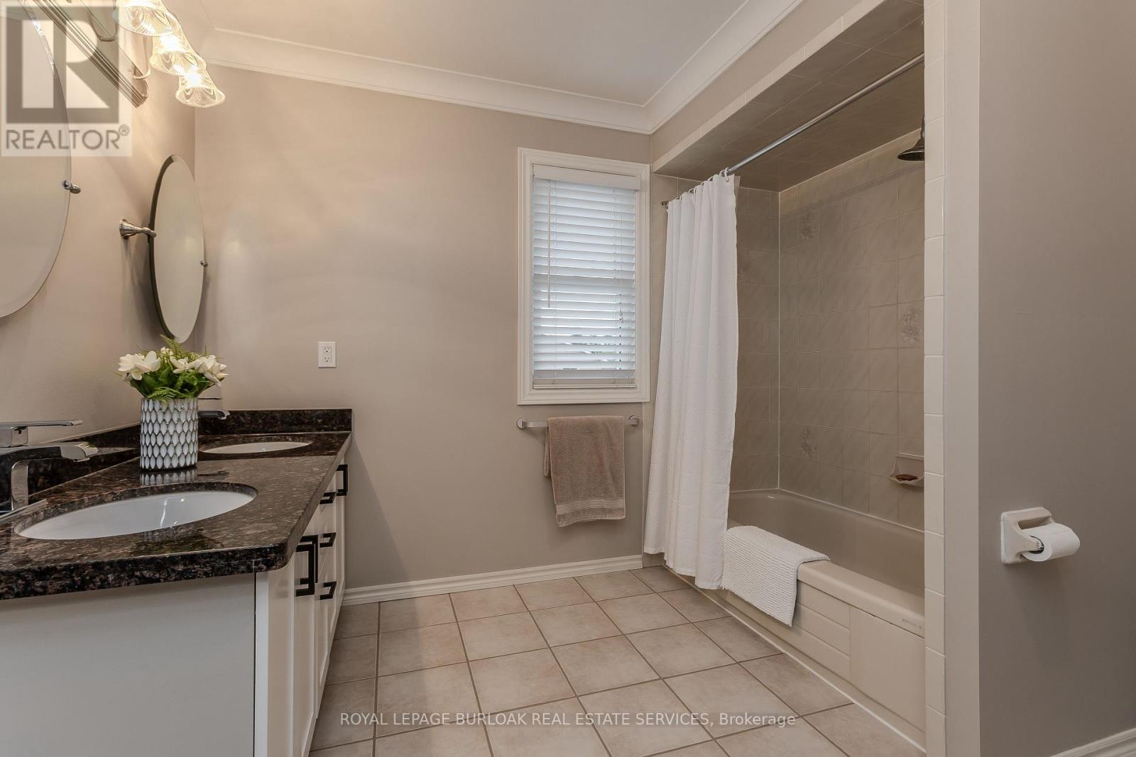 5402 Sheldon Park Drive, Burlington, Ontario  L7L 5X1 - Photo 17 - W13102870