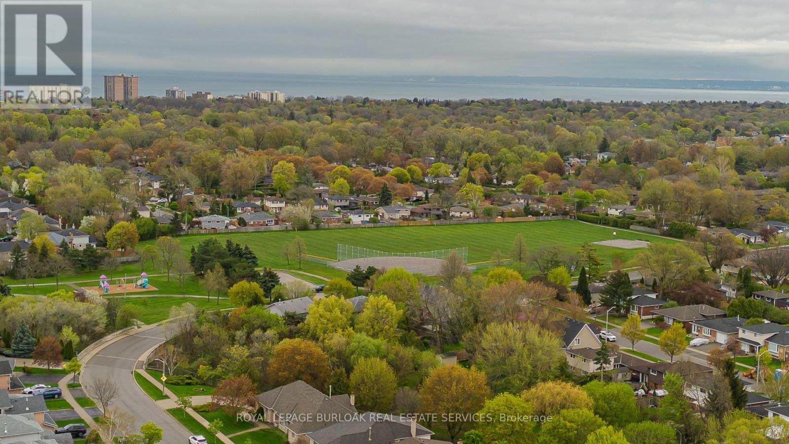 5402 Sheldon Park Drive, Burlington, Ontario  L7L 5X1 - Photo 3 - W13102870