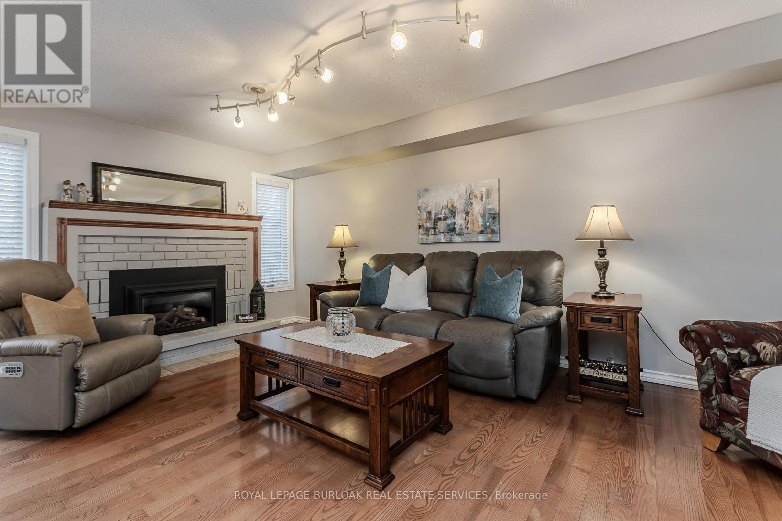 5402 Sheldon Park Drive, Burlington, Ontario  L7L 5X1 - Photo 9 - W13102870