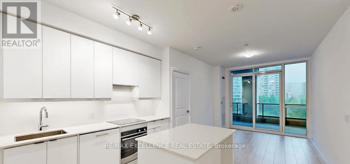 301 - 30 Elm Drive E, Mississauga, Ontario  L5A 4C3 - Photo 5 - W13102882