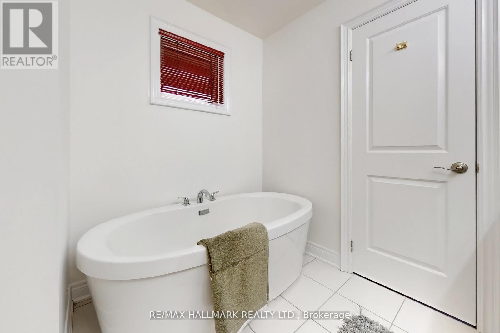 9 Lyle Way E, Brampton, Ontario  L6X 5P8 - Photo 33 - W13102922