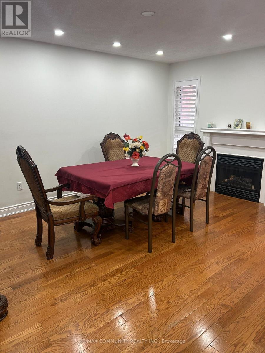 4332 Guildwood Way, Mississauga, Ontario  L5R 0A4 - Photo 7 - W13102934