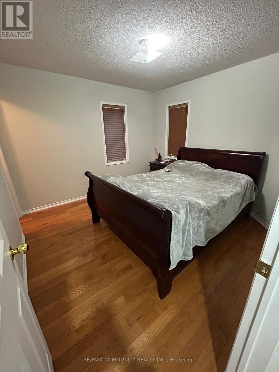 4332 Guildwood Way, Mississauga, Ontario  L5R 0A4 - Photo 9 - W13102934