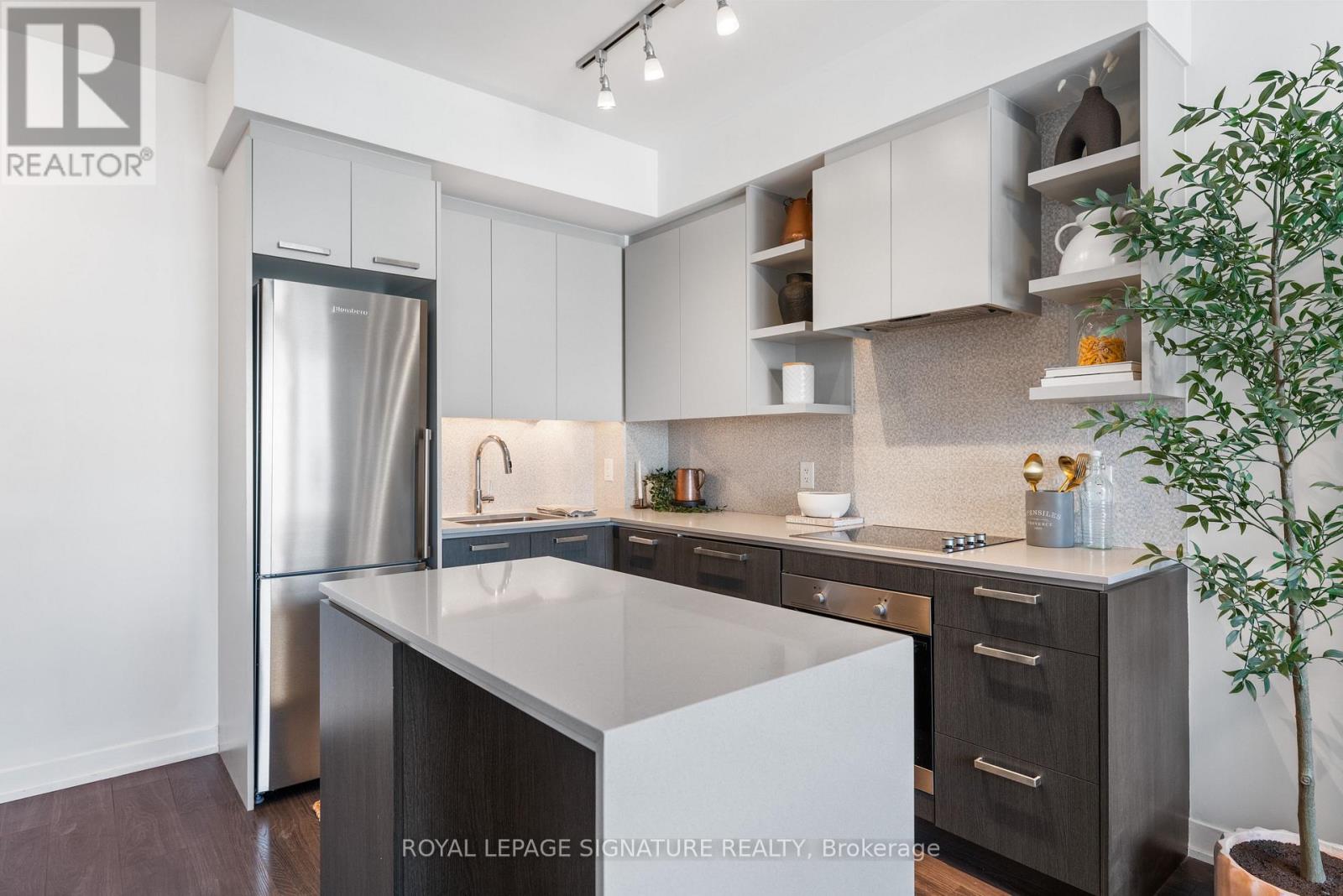 1201 - 1830 Bloor Street W, Toronto, Ontario  M6P 0A2 - Photo 4 - W13102986