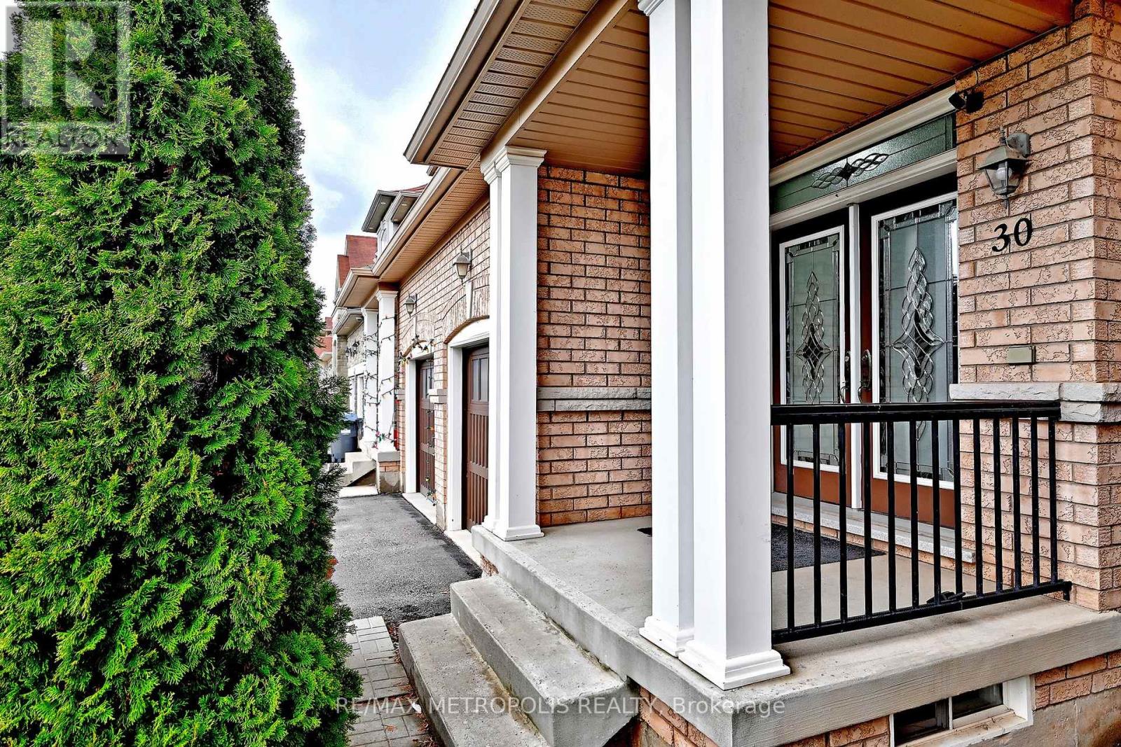 30 Wasaga Road, Brampton, Ontario  L6X 3B1 - Photo 2 - W13103002