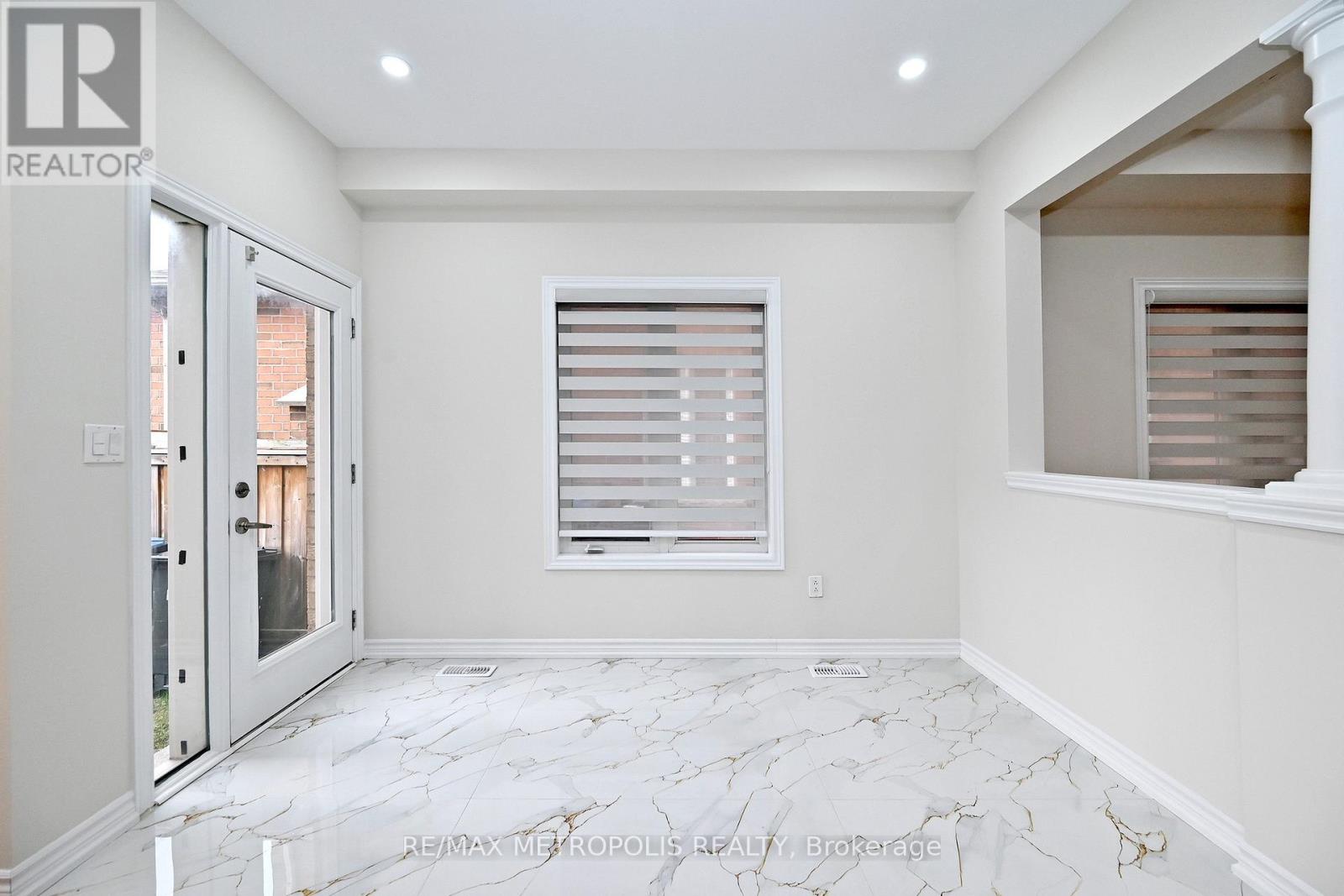 30 Wasaga Road, Brampton, Ontario  L6X 3B1 - Photo 22 - W13103002