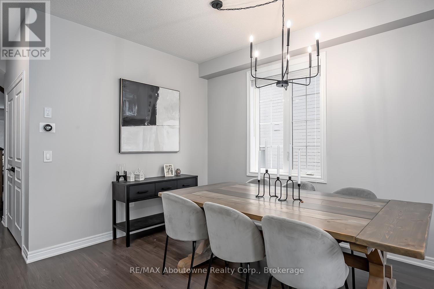 1548 Carr Landing, Milton, Ontario  L9E 1G9 - Photo 4 - W13103288
