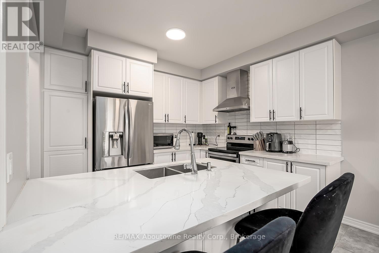 1548 Carr Landing, Milton, Ontario  L9E 1G9 - Photo 8 - W13103288