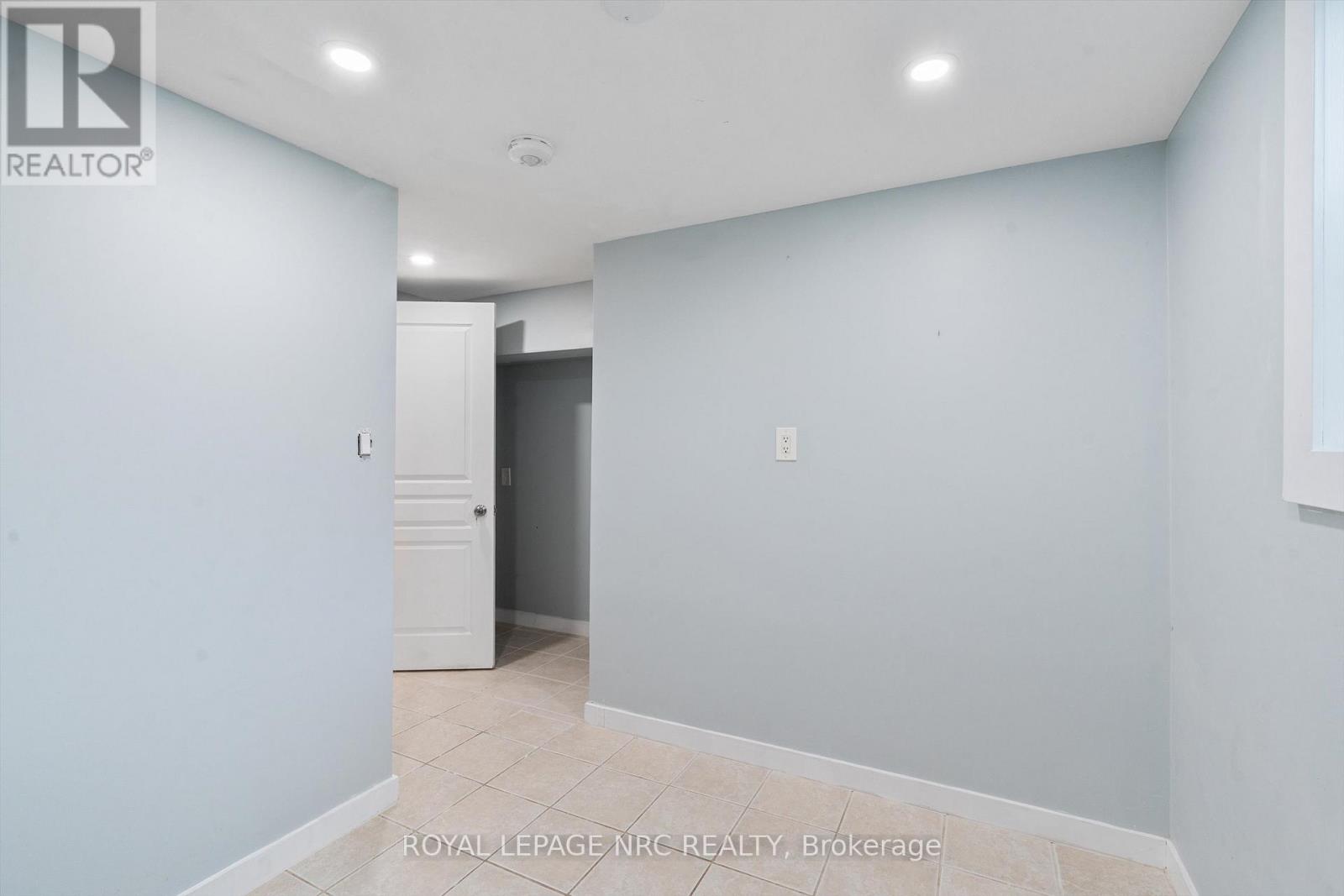 Lower - 51 Jacobson Avenue, St. Catharines, Ontario  L2T 3A1 - Photo 12 - X13102866