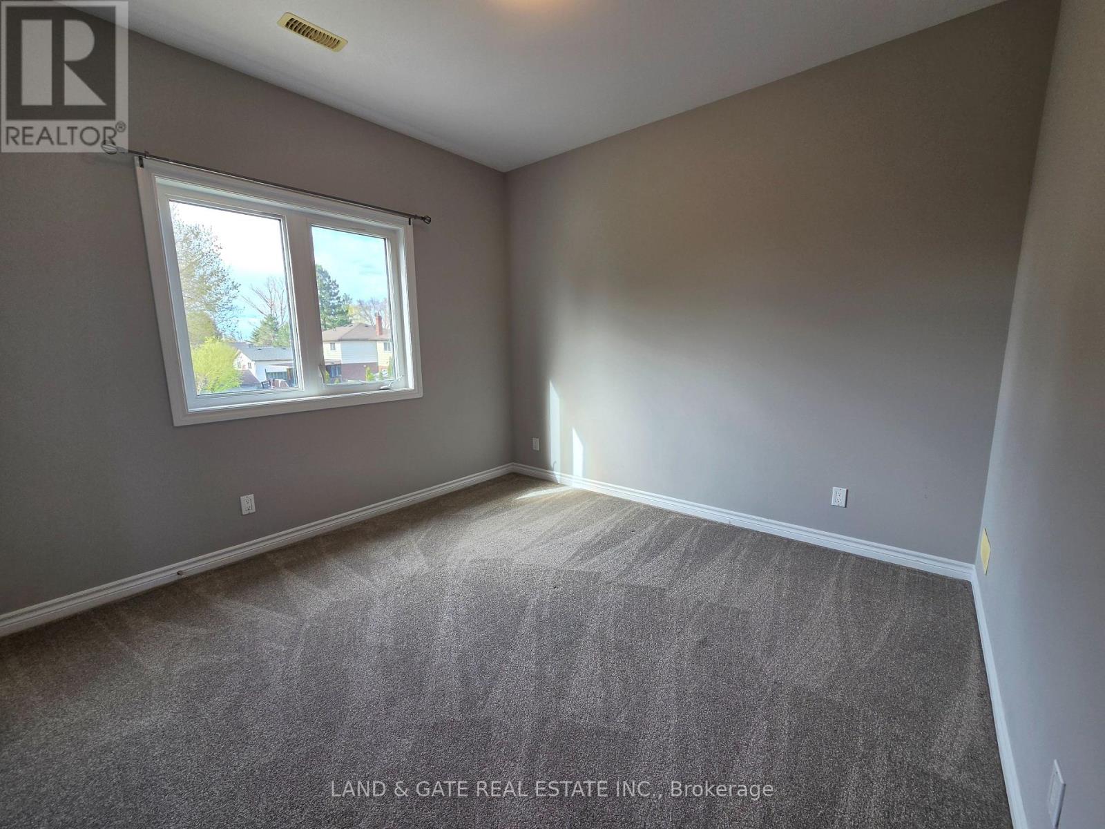 2 - 631 Bloor Street, Oshawa, Ontario  L1H 3N4 - Photo 11 - E13103276