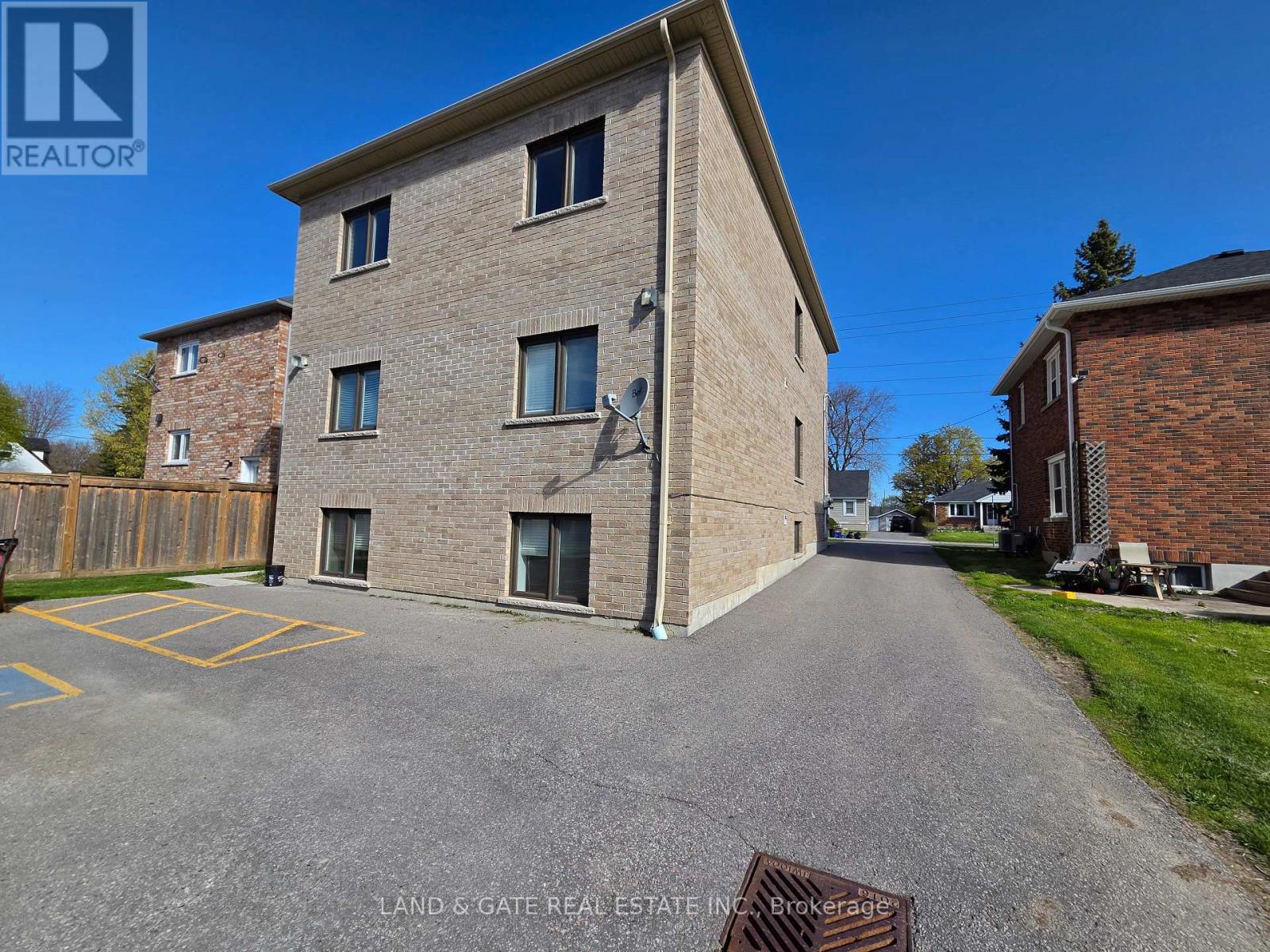 2 - 631 Bloor Street, Oshawa, Ontario  L1H 3N4 - Photo 18 - E13103276