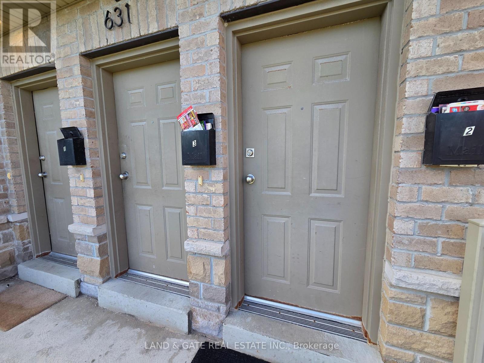 2 - 631 Bloor Street, Oshawa, Ontario  L1H 3N4 - Photo 3 - E13103276