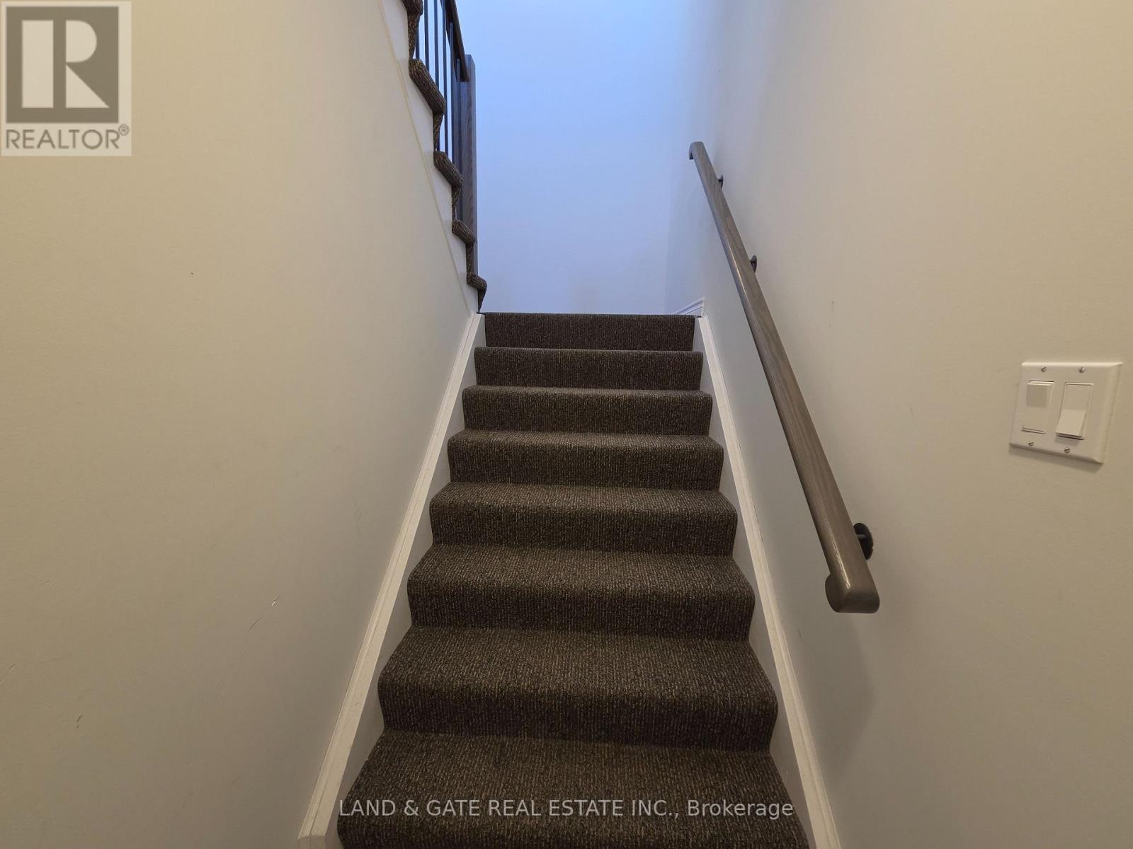 2 - 631 Bloor Street, Oshawa, Ontario  L1H 3N4 - Photo 4 - E13103276