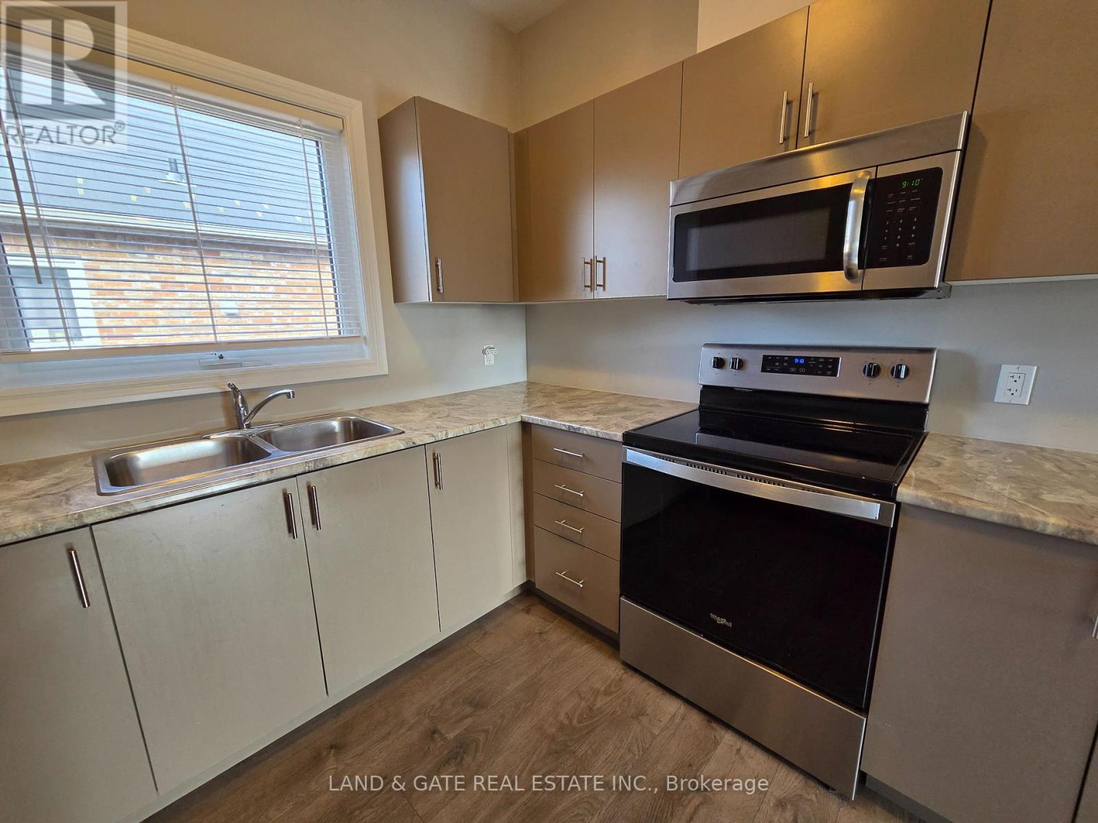 2 - 631 Bloor Street, Oshawa, Ontario  L1H 3N4 - Photo 9 - E13103276