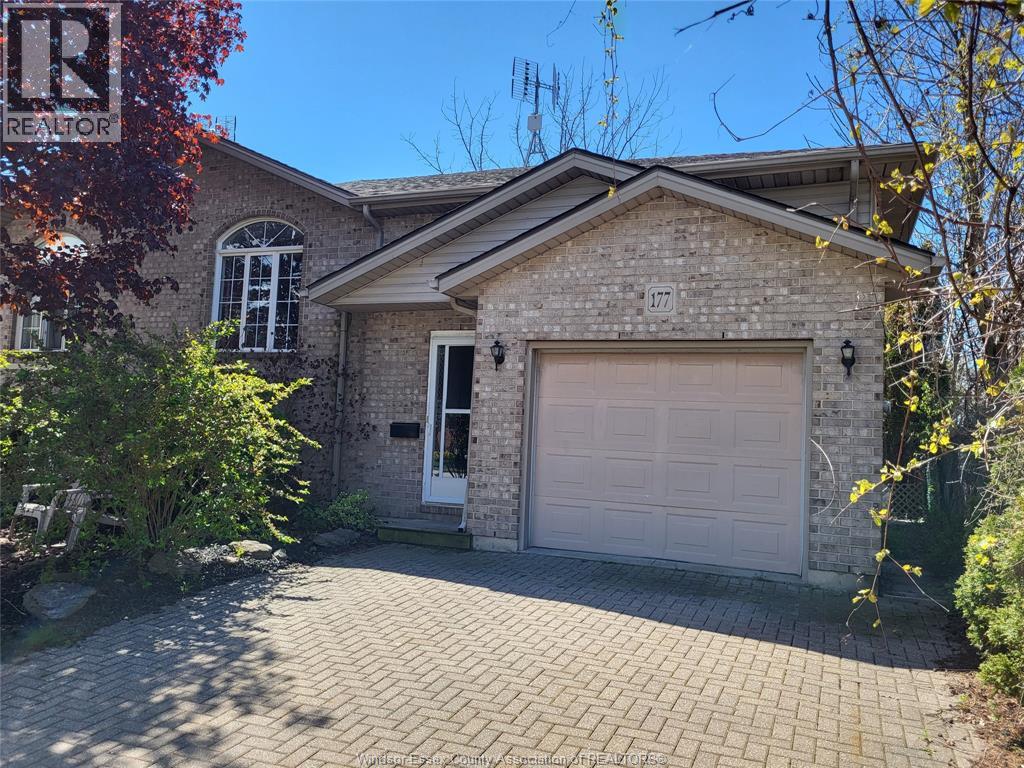 177 VICTORIA STREET, Kingsville, Ontario