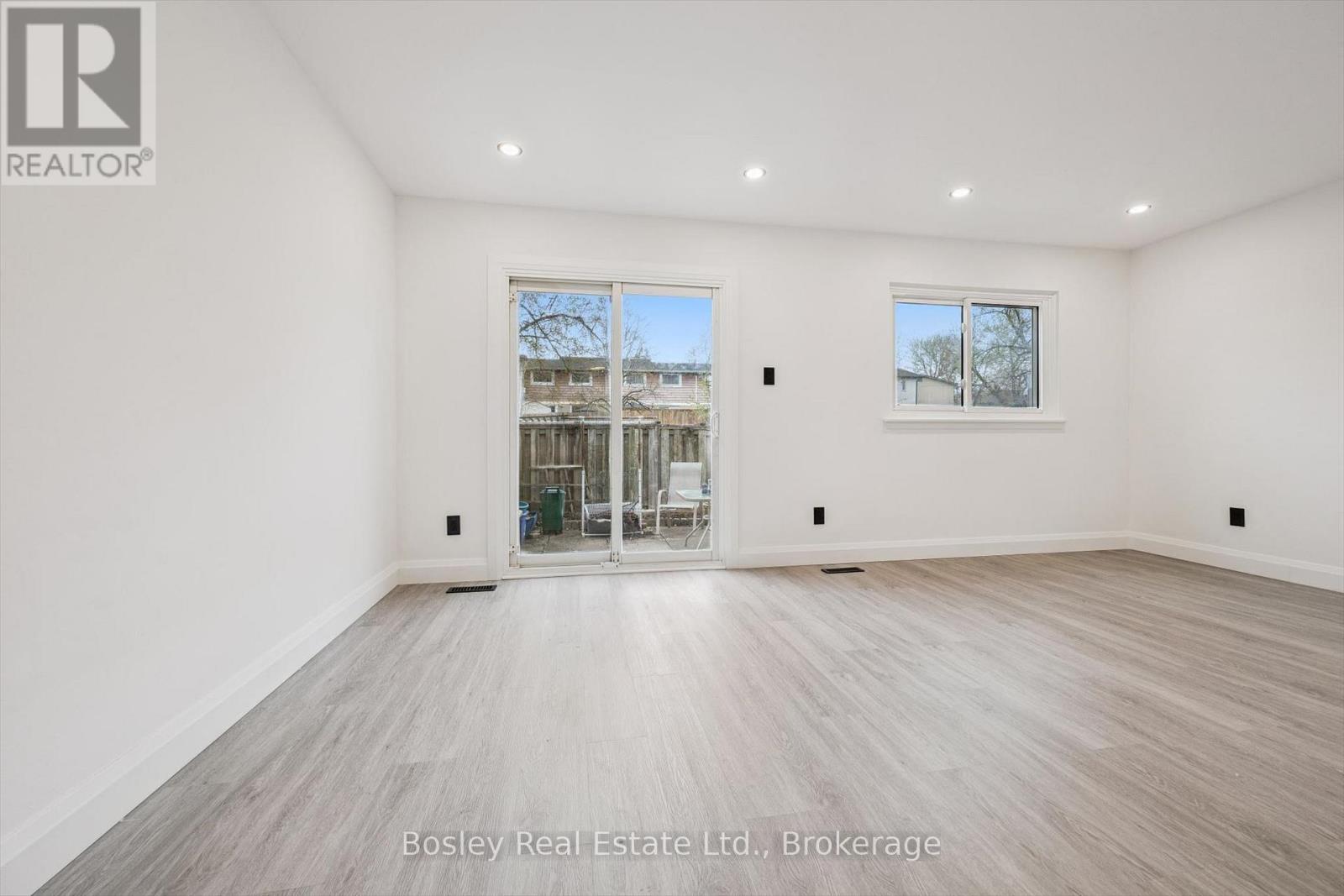 900 Central Park Drive, Brampton, Ontario  L6S 3J6 - Photo 10 - W13103368