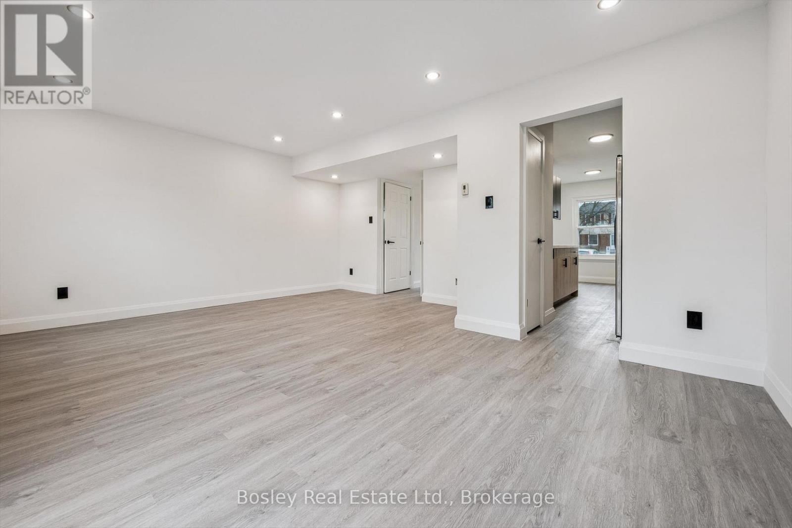 900 Central Park Drive, Brampton, Ontario  L6S 3J6 - Photo 11 - W13103368