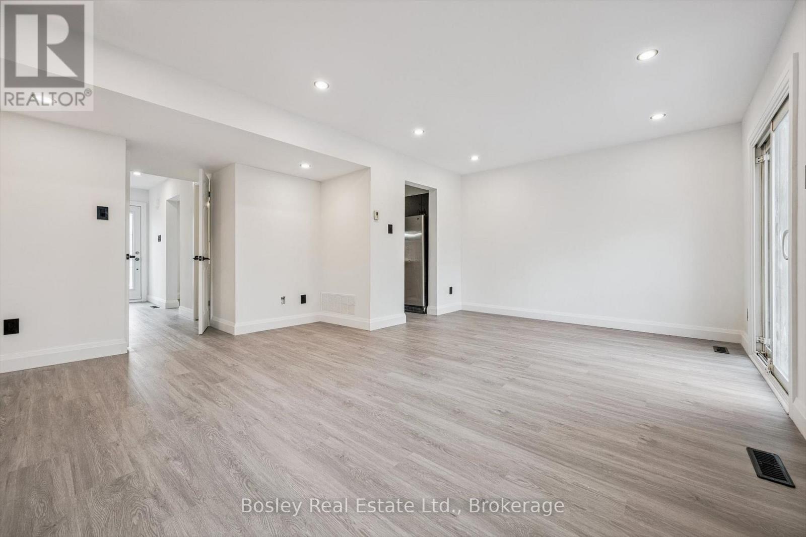 900 Central Park Drive, Brampton, Ontario  L6S 3J6 - Photo 12 - W13103368