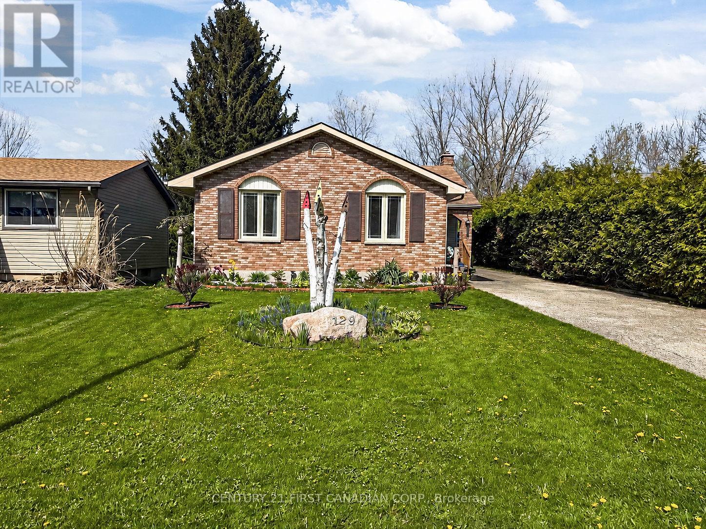 129 Albert Street, Lucan Biddulph, Ontario  N0M 2J0 - Photo 2 - X13103166