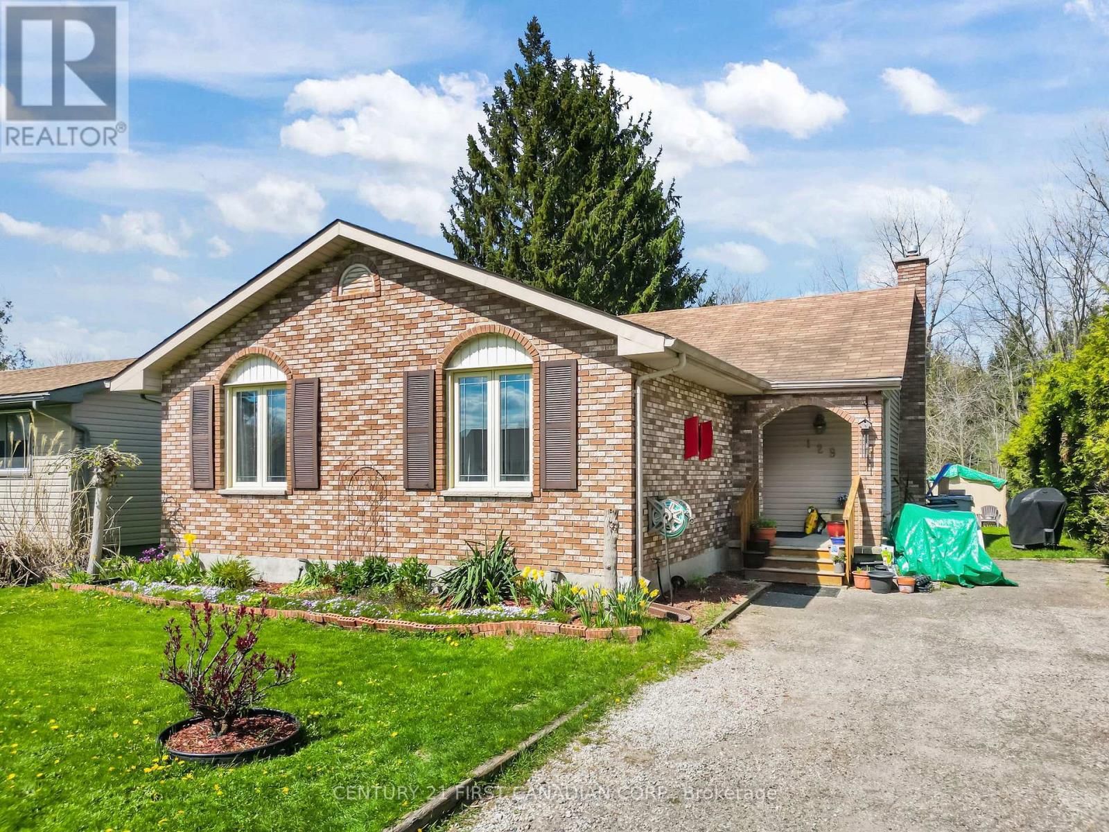 129 Albert Street, Lucan Biddulph, Ontario  N0M 2J0 - Photo 3 - X13103166