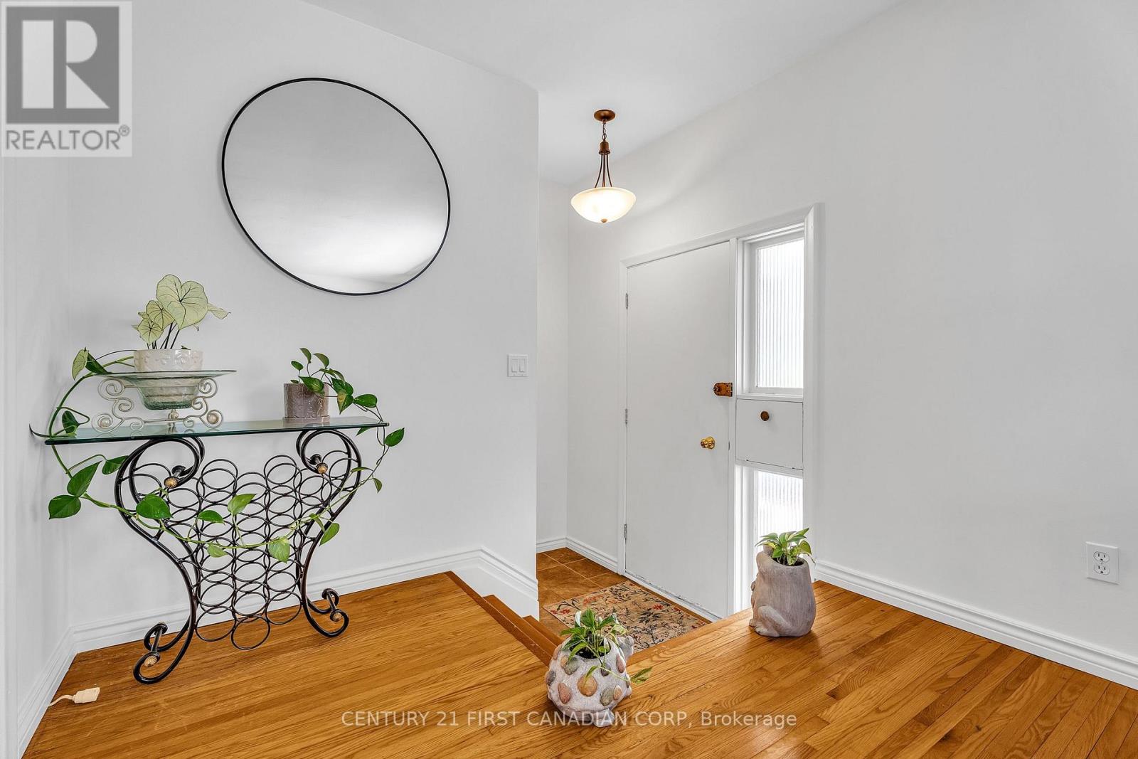 31 Brenlyn Court, Hamilton, Ontario  L9C 4N8 - Photo 3 - X13103286