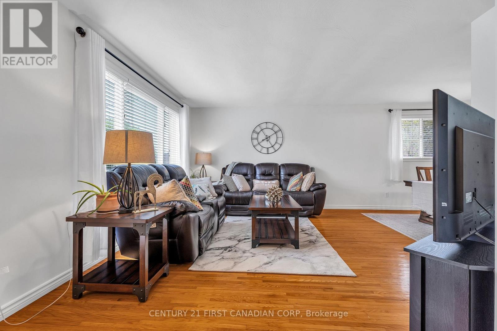 31 Brenlyn Court, Hamilton, Ontario  L9C 4N8 - Photo 4 - X13103286