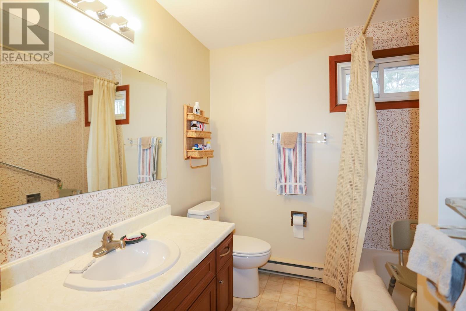 19 Country Club Pl, Sault Ste. Marie, Ontario  P6A 5Z8 - Photo 29 - SM260938