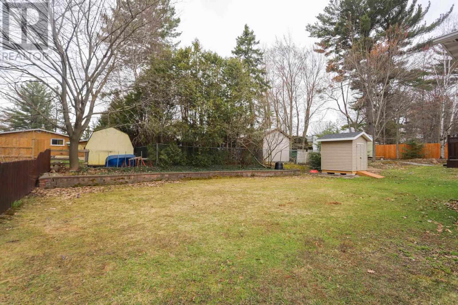 19 Country Club Pl, Sault Ste. Marie, Ontario  P6A 5Z8 - Photo 8 - SM260938