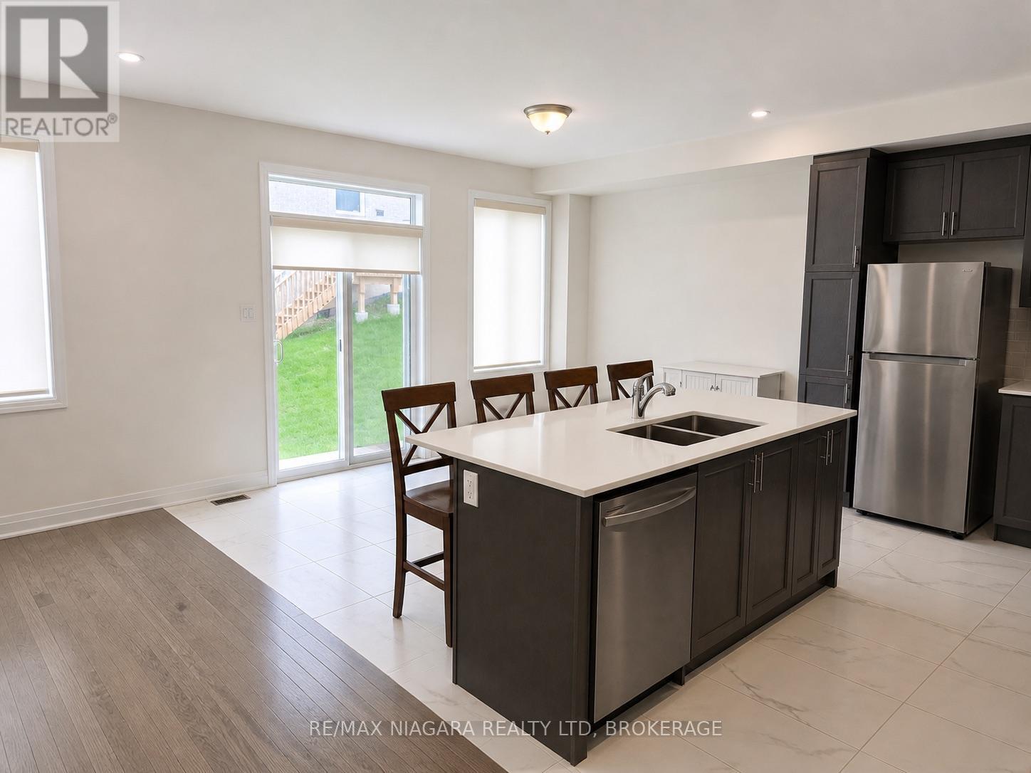 29 Oriole Crescent, Port Colborne, Ontario  L3K 6E2 - Photo 3 - X13103044