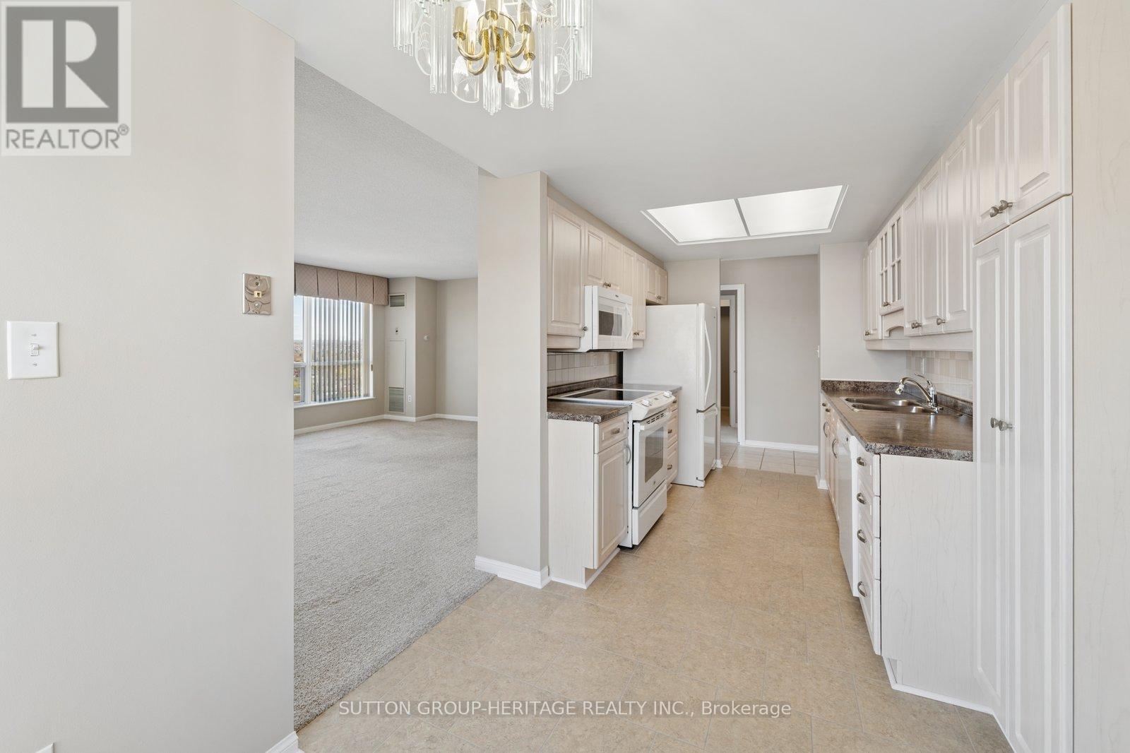 1109 - 712 Rossland Road E, Whitby, Ontario  L1N 9E8 - Photo 15 - E13102780