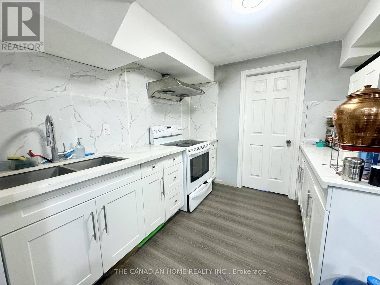 197 Johnson Street, Barrie, Ontario  L4M 5Y9 - Photo 32 - S13046066