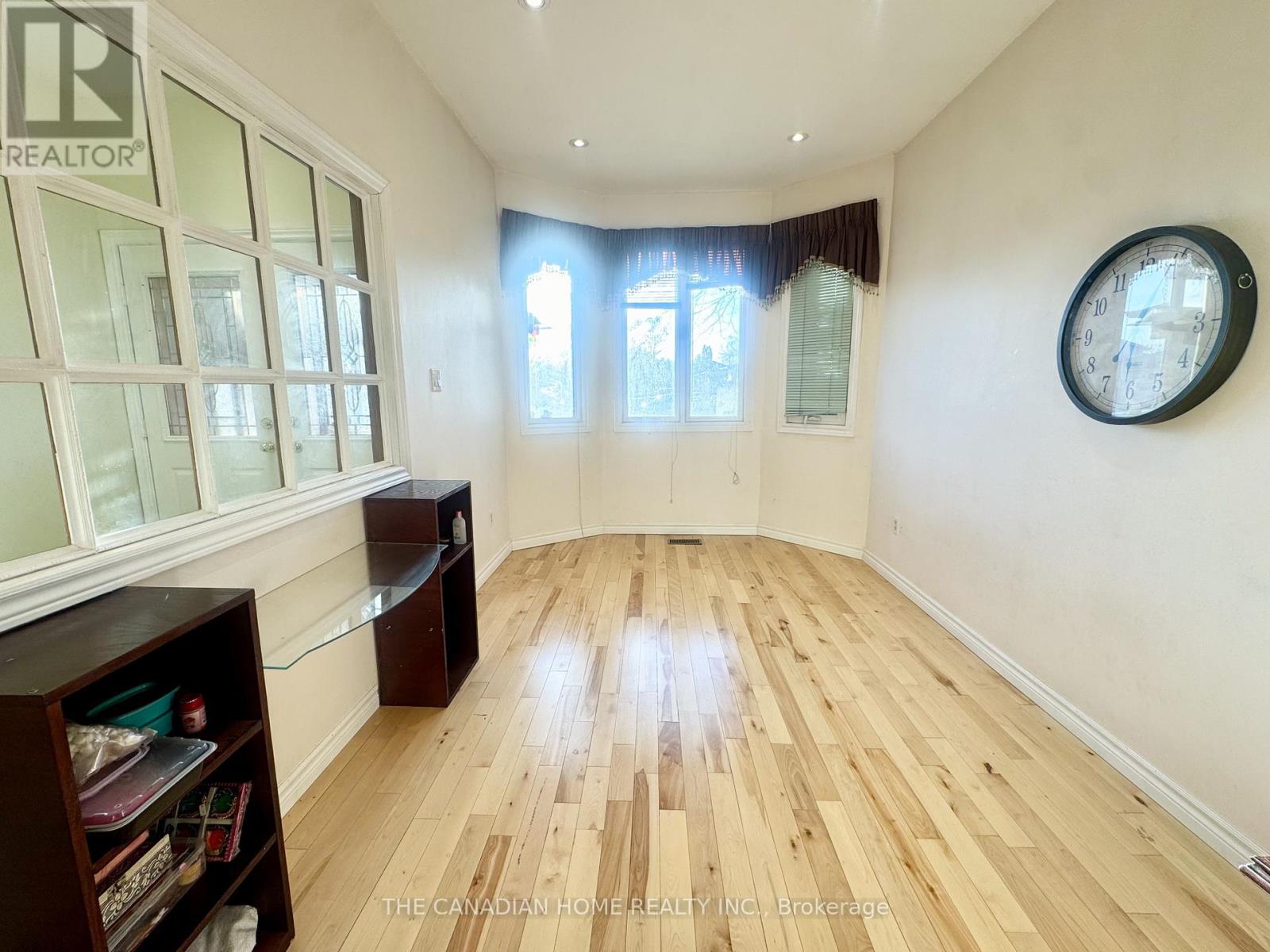 197 Johnson Street, Barrie, Ontario  L4M 5Y9 - Photo 6 - S13046066