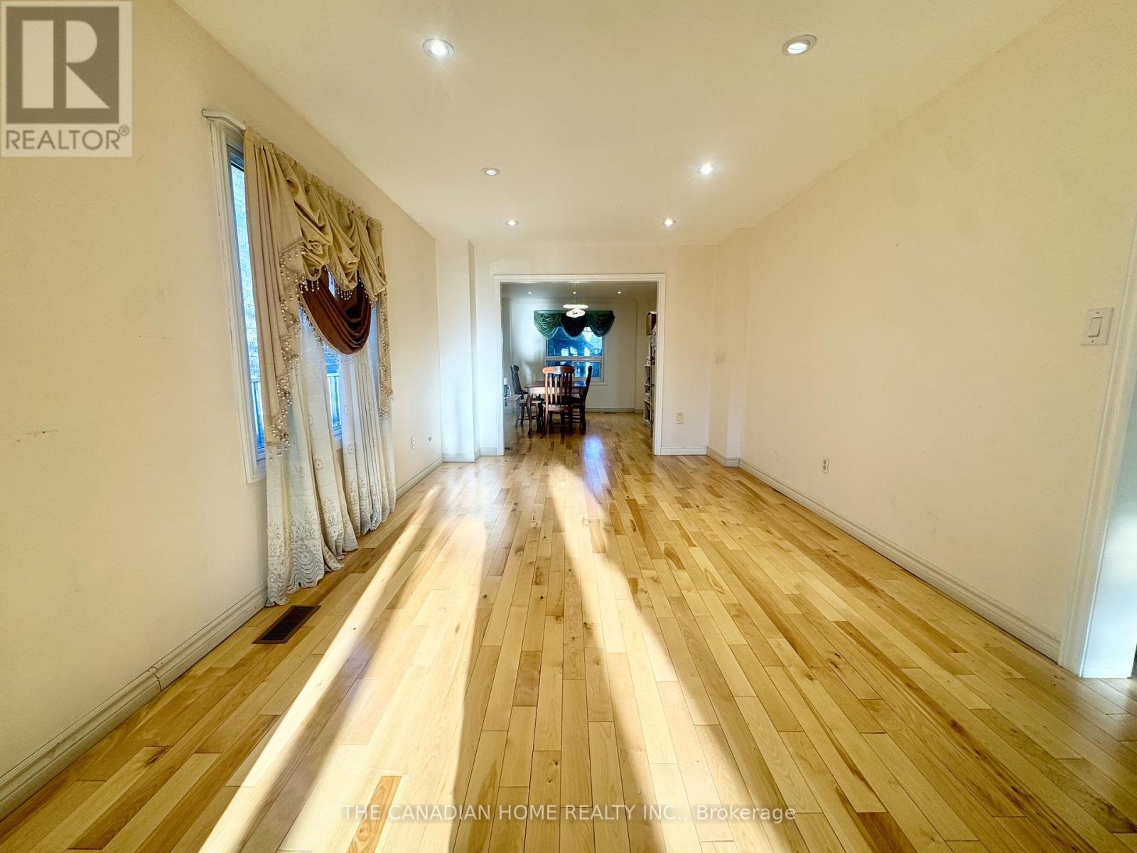 197 Johnson Street, Barrie, Ontario  L4M 5Y9 - Photo 8 - S13046066