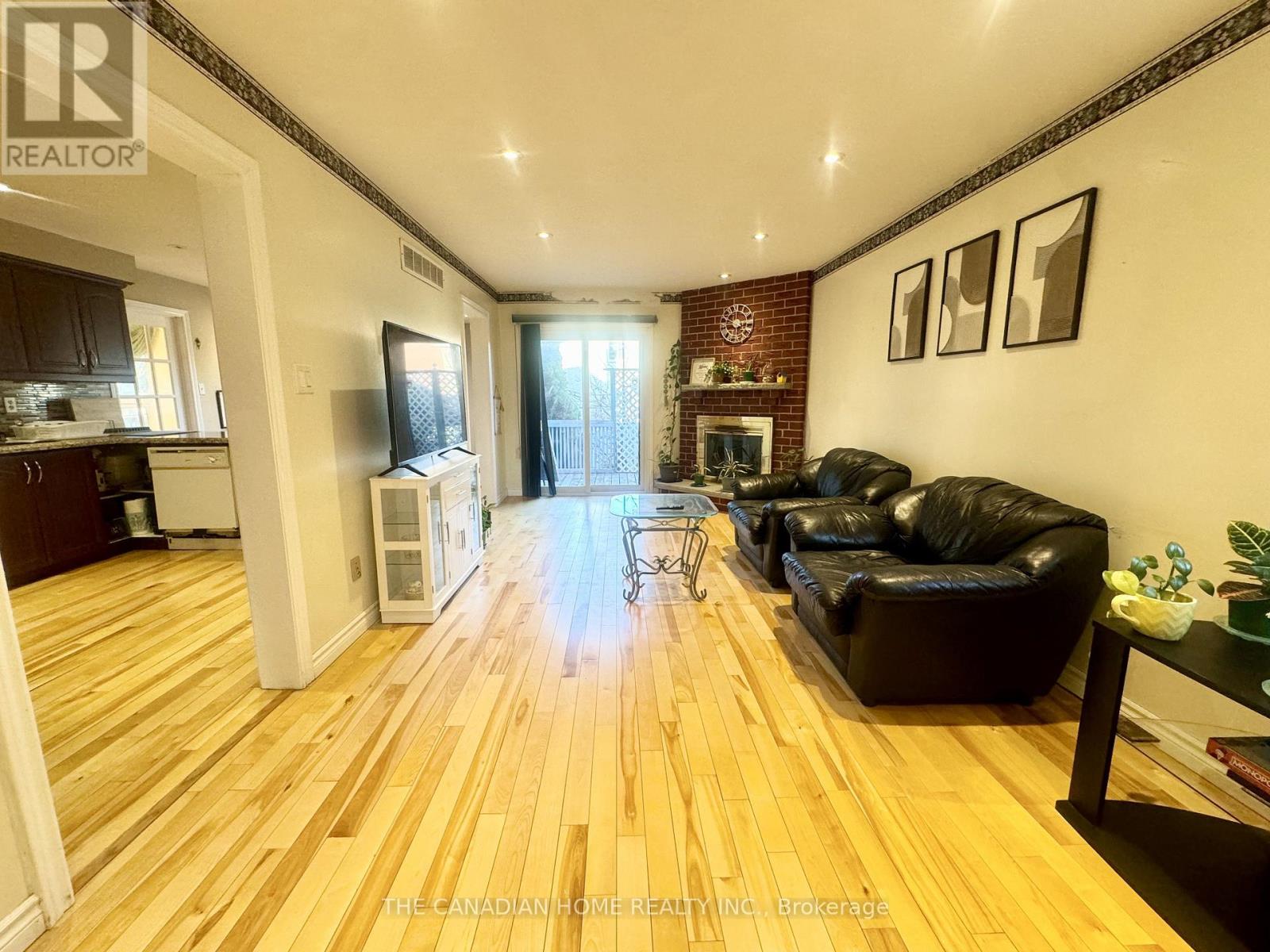 197 Johnson Street, Barrie, Ontario  L4M 5Y9 - Photo 13 - S13046066