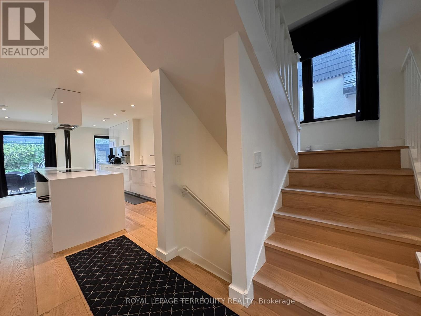 67 Gormley Avenue, Toronto, Ontario  M4V 1Y9 - Photo 10 - C13103254