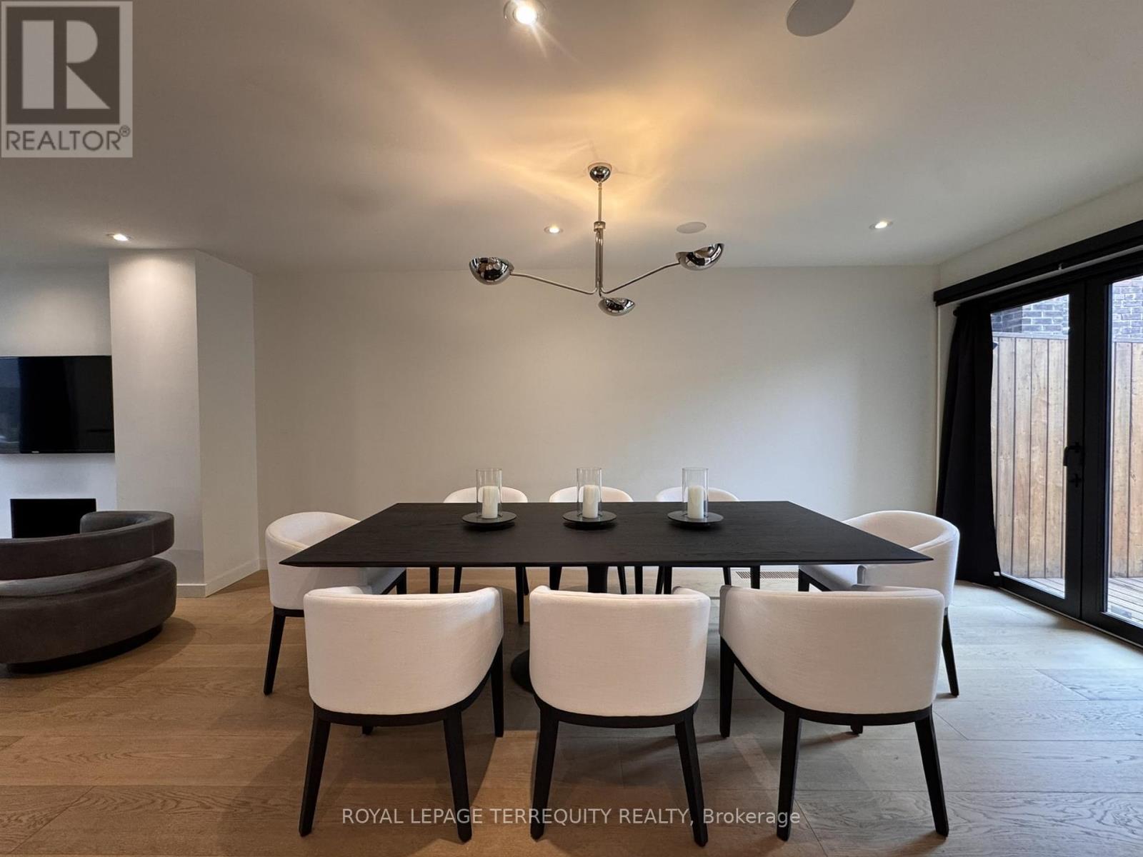 67 Gormley Avenue, Toronto, Ontario  M4V 1Y9 - Photo 4 - C13103254