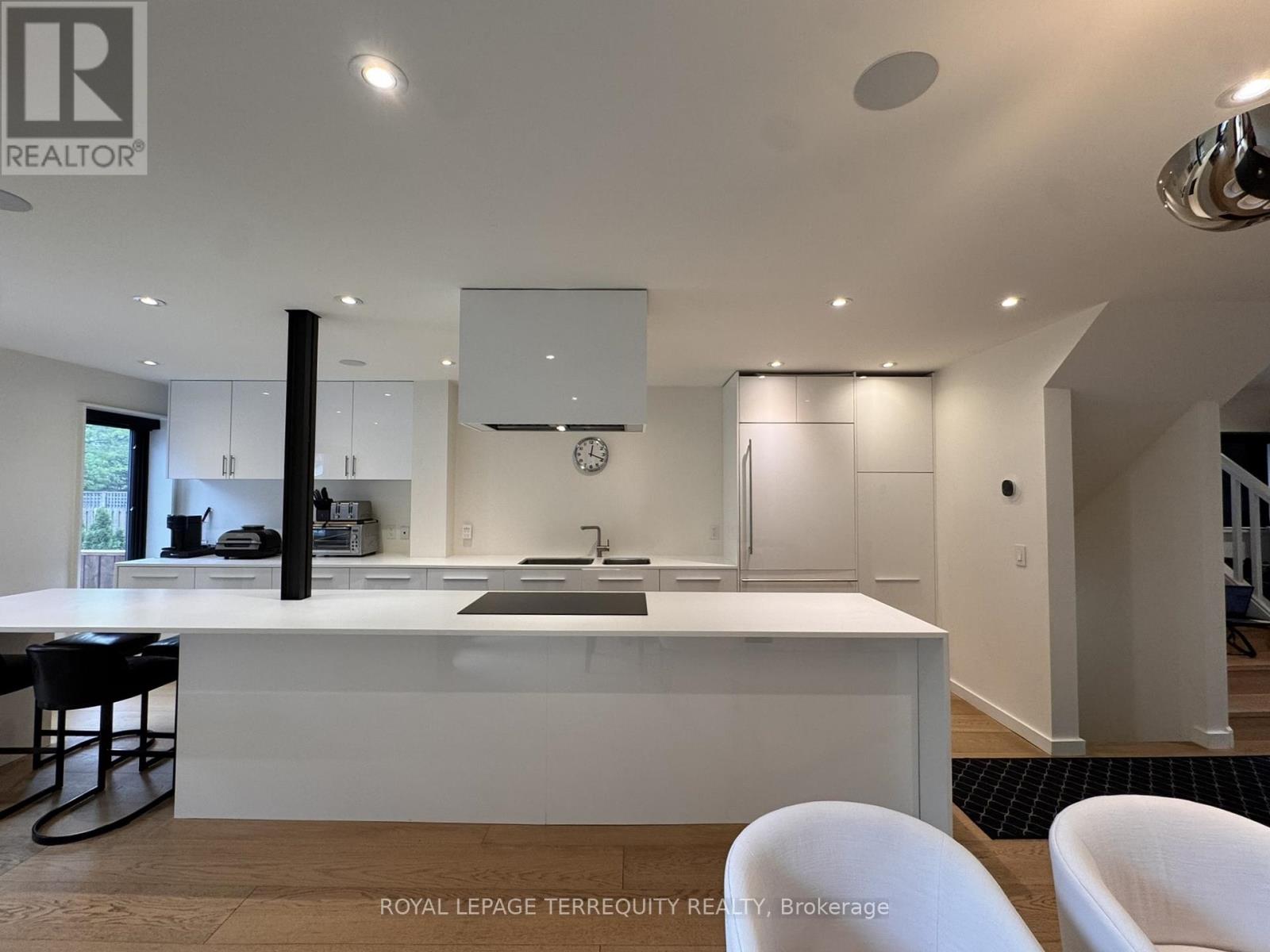 67 Gormley Avenue, Toronto, Ontario  M4V 1Y9 - Photo 5 - C13103254
