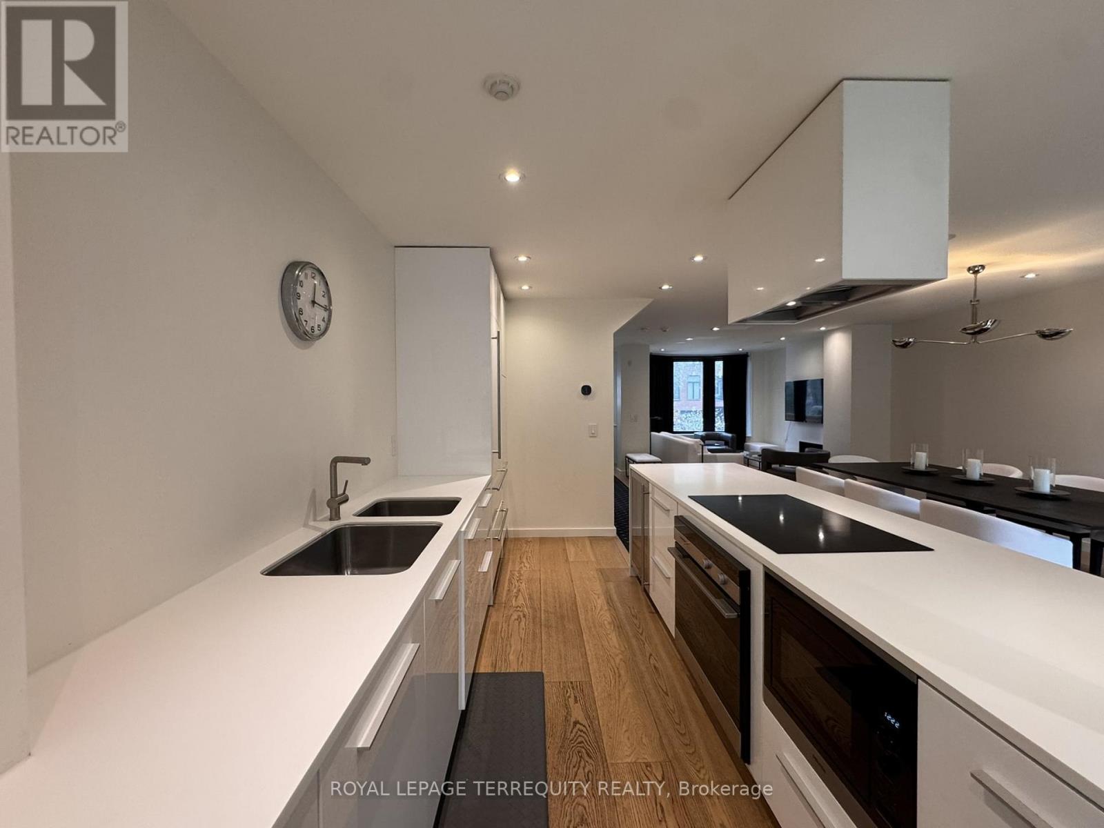 67 Gormley Avenue, Toronto, Ontario  M4V 1Y9 - Photo 8 - C13103254