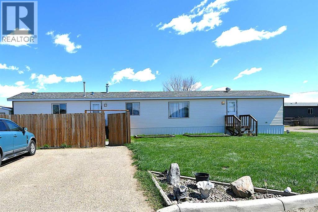 24 Maple Drive W, Brooks, Alberta