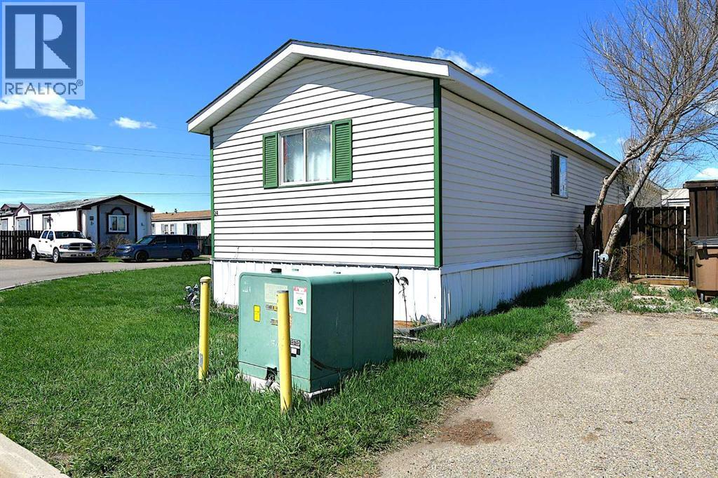 24 Maple Drive W, Brooks, Alberta  T0J 0B0 - Photo 22 - A2307652