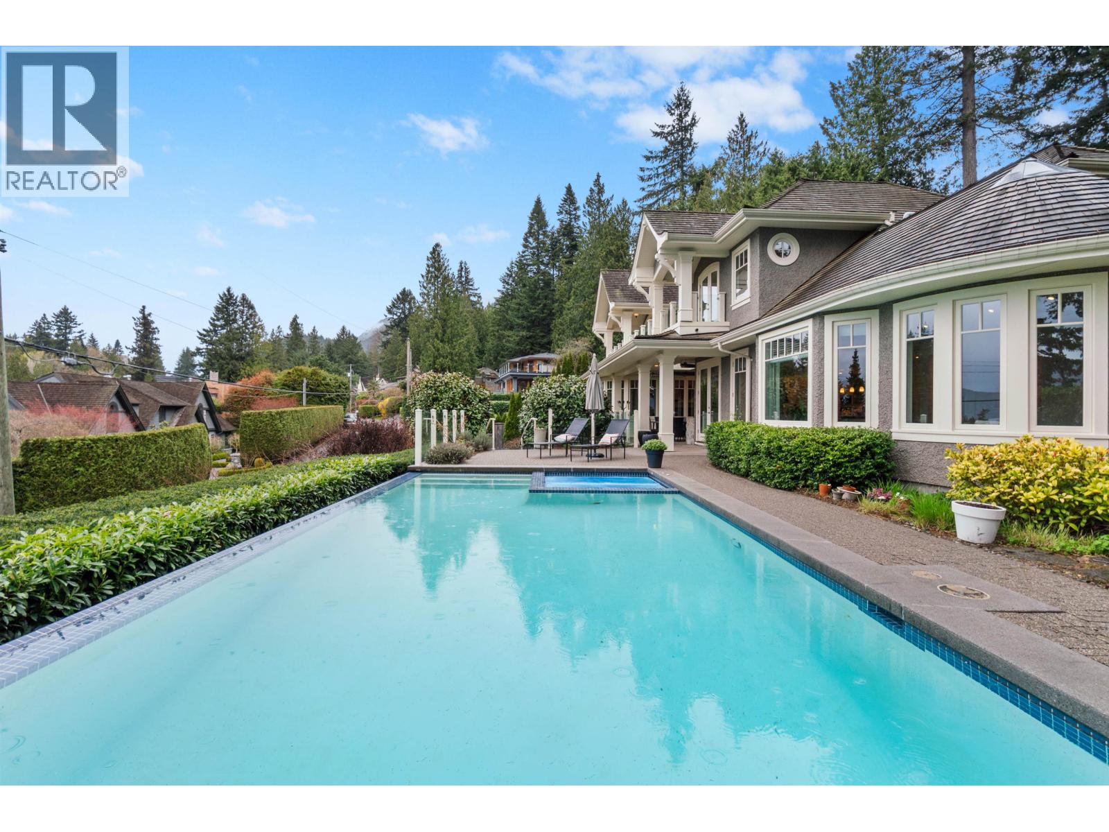 6105 Gleneagles Drive, West Vancouver, British Columbia  V7W 1W1 - Photo 2 - R3110457