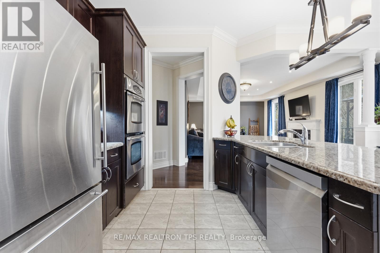 555 Kingsfield Loop, Oshawa, Ontario  L1K 0H8 - Photo 12 - E13103156