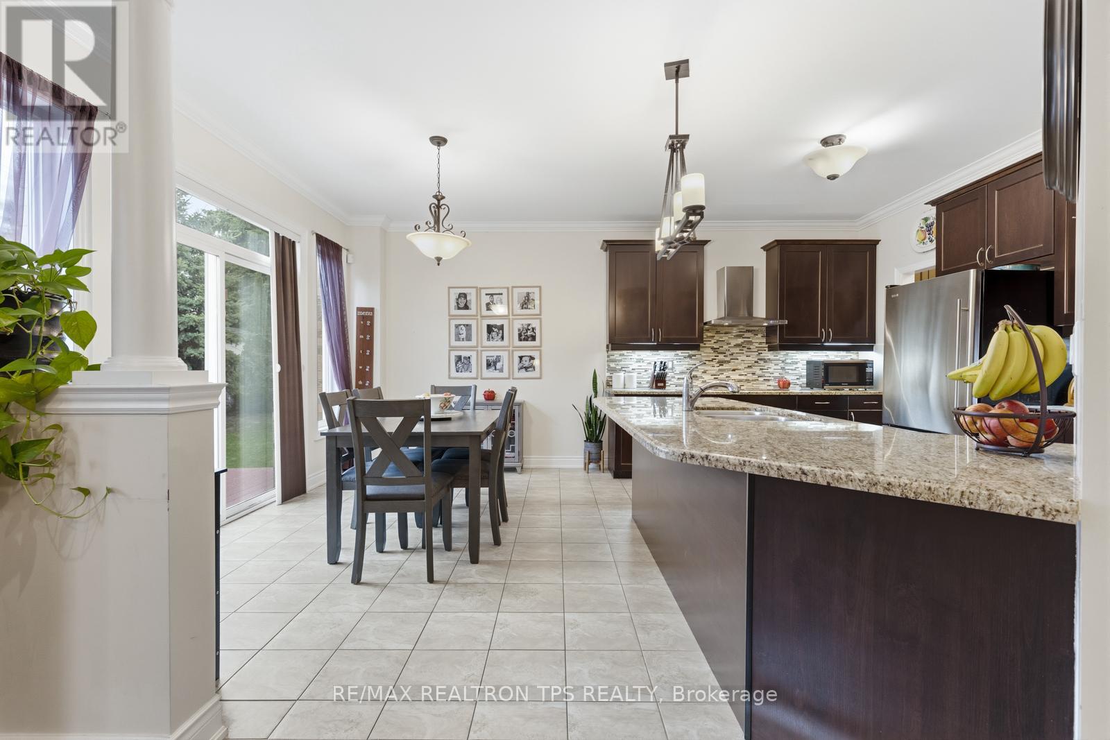 555 Kingsfield Loop, Oshawa, Ontario  L1K 0H8 - Photo 18 - E13103156