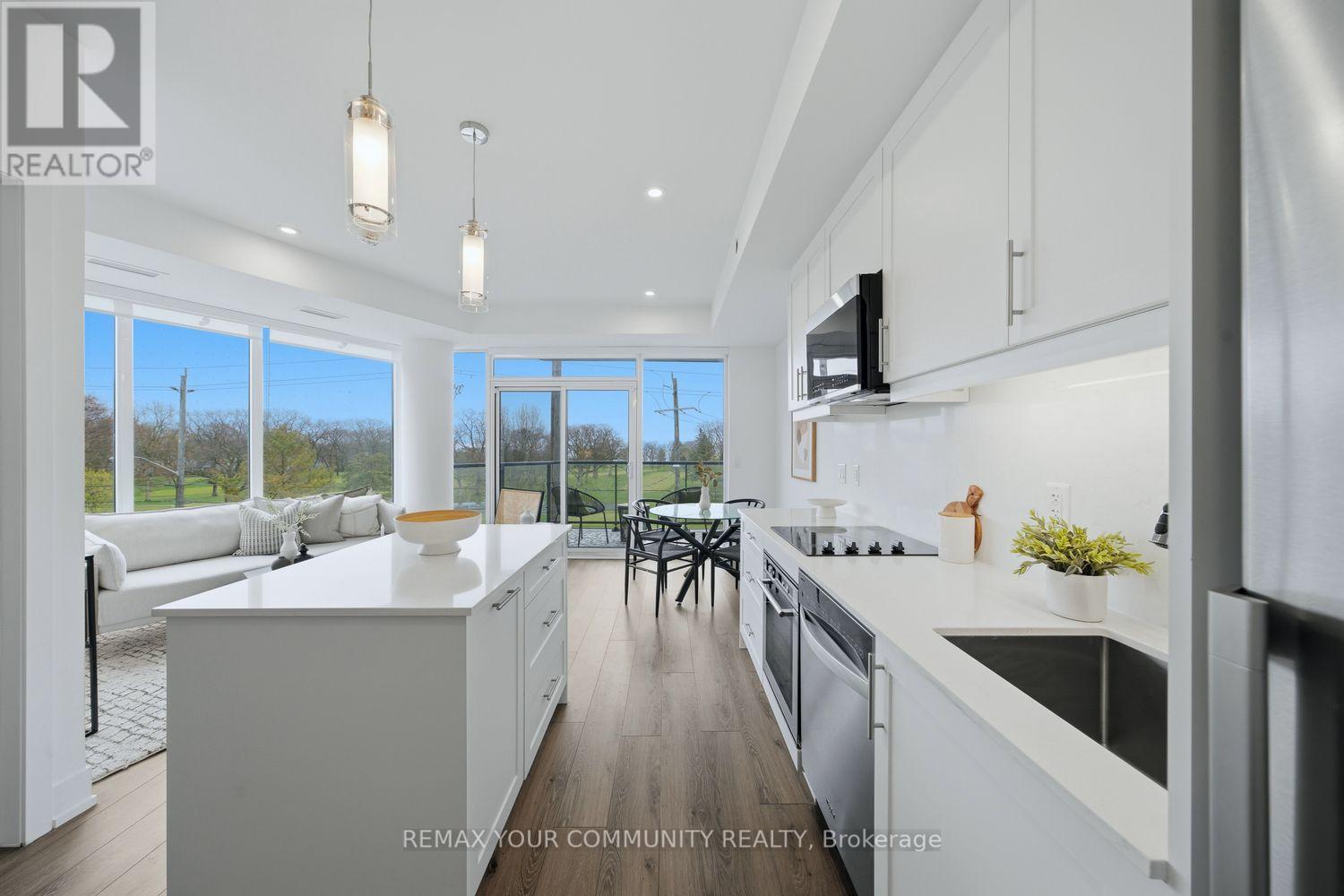 305 - 1316 KINGSTON ROAD, Toronto, Ontario