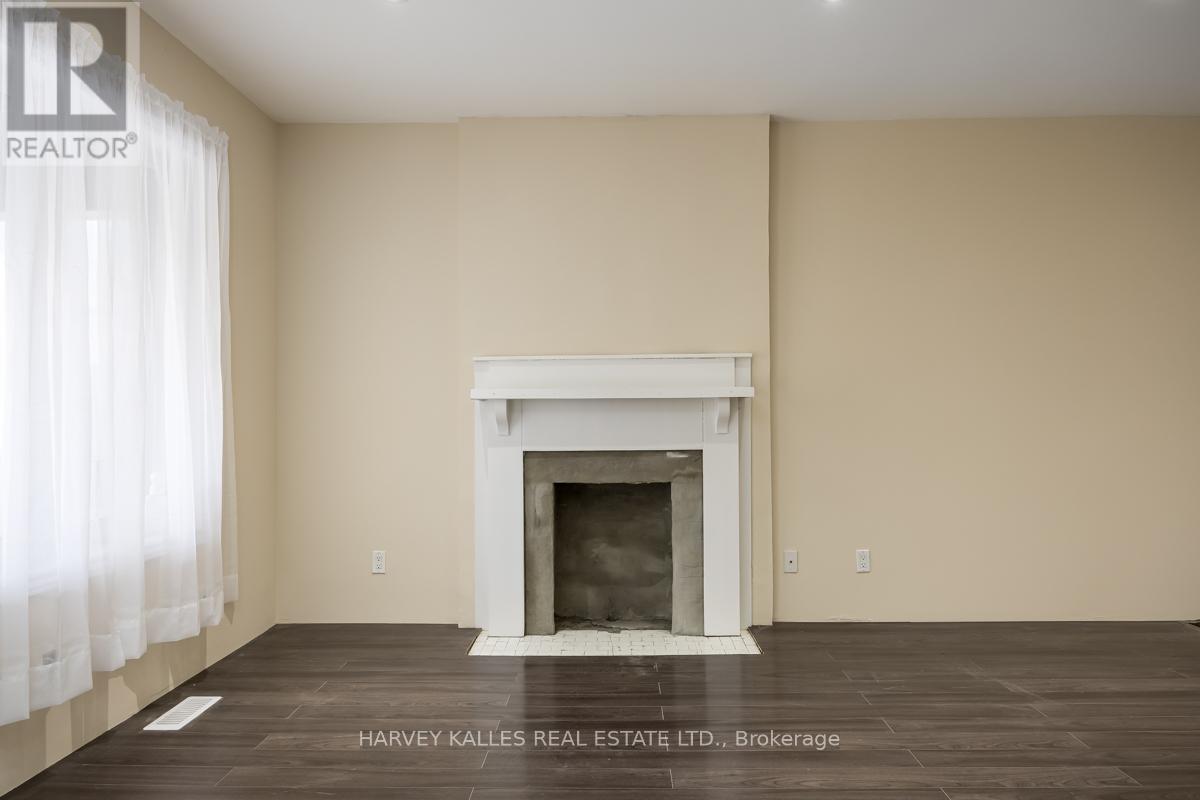 50 Ashdale Avenue, Toronto, Ontario  M4L 2Y7 - Photo 5 - E13103258