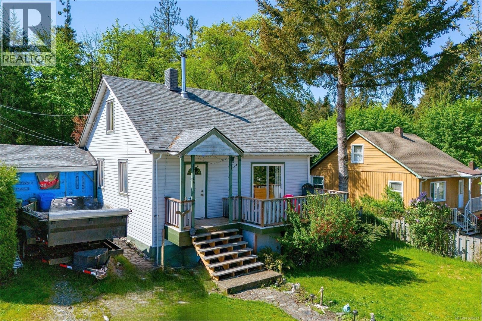 44 Arbutus St W, Lake Cowichan, British Columbia  V0R 2G0 - Photo 1 - 1036221