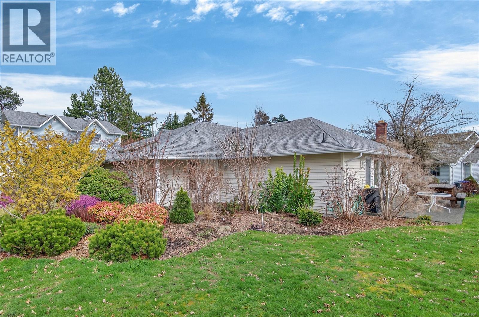 8 2200 Manor Dr, Comox, British Columbia  V9M 1C5 - Photo 37 - 1034894