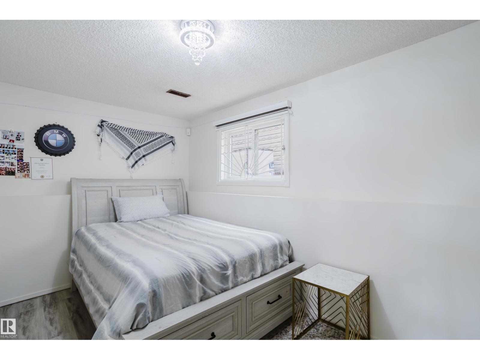 236 Lago Lindo Cr Nw, Edmonton, Alberta  T5Z 1Y5 - Photo 5 - E4486604